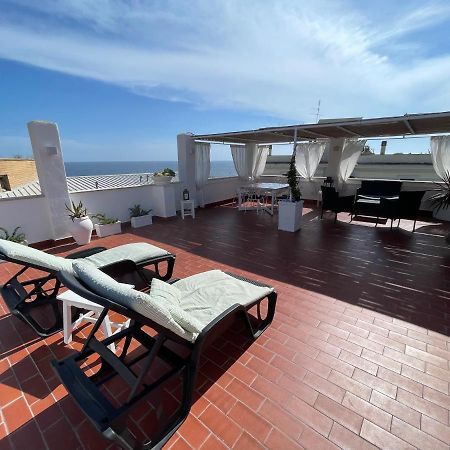 Вилла La Terrazza Sul Mare Санта-Маринелла Экстерьер фото