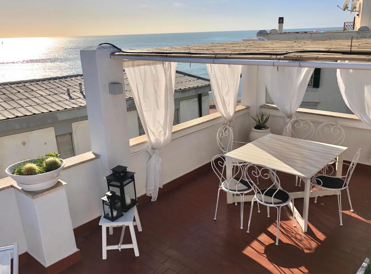 Вилла La Terrazza Sul Mare Санта-Маринелла Экстерьер фото