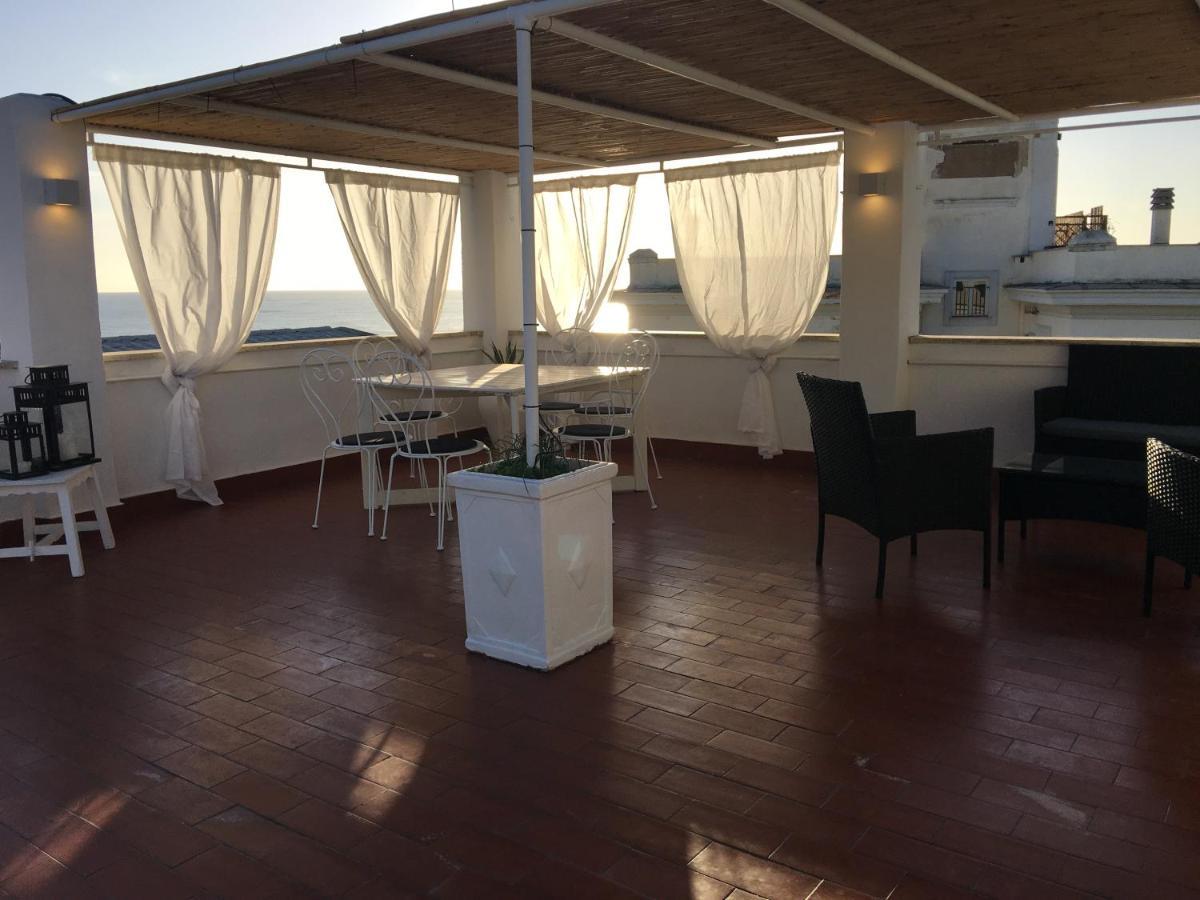 Вилла La Terrazza Sul Mare Санта-Маринелла Экстерьер фото
